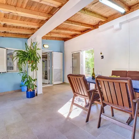 Apartment Cozy Analia Near Beautiful Nerezine