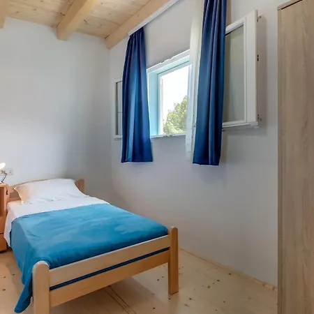 Cozy Analia Near Beautiful Apartment *